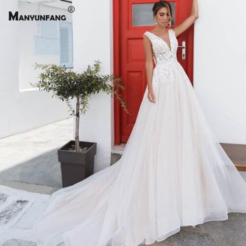 Elegant Embroidery Appliques Tulle Chapel Train Backless Wedding Dress 2021 New Arrival V-Neck Sleeveless Bridal Ball Gown