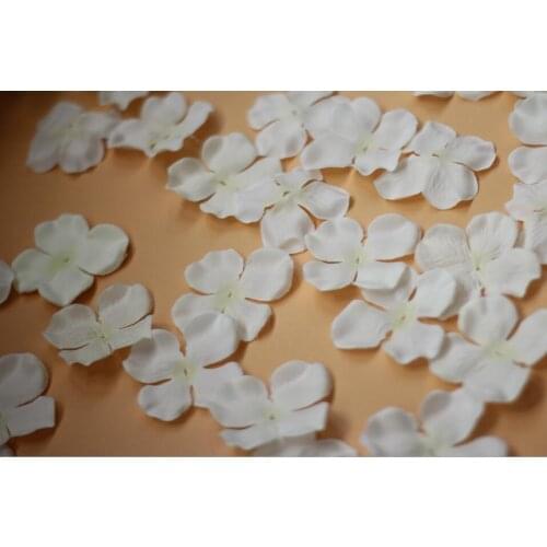 250g 4.5*4.5cm White Silk Hydrangeas Flowers Petals For Wedding Party Holiday Venue Decoration