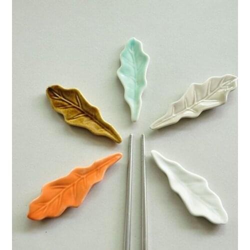 4pcs/set Chopstick Holder Simulation Leaf Spoon Stand Chopstick Rack Pillow Care Rest Kitchen Tableware Decoration