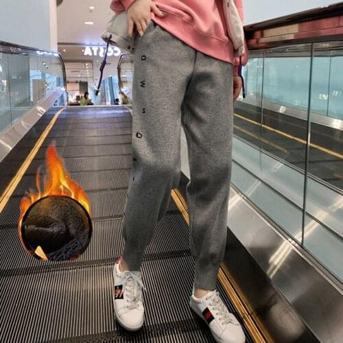 Thick Warm Winter Pants Women Black Letter Print Loose Harem Pants Women Plus Size Fleece Sweatpant Sport Femme Pantalon