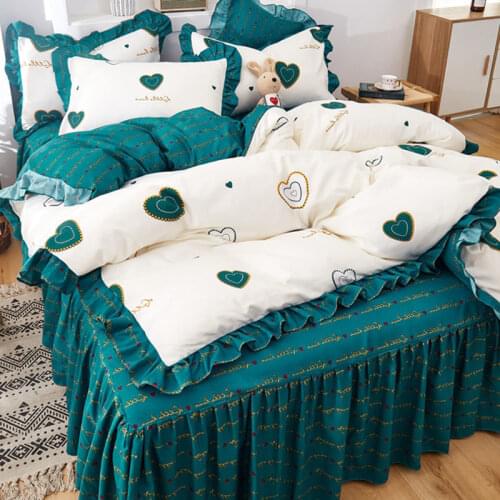 Four-piece bed skirt Korean version of the princess style three-piece bedding skin-friendly sanding bed sheet quilt cover