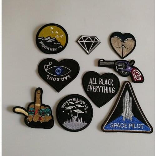 1 PCS UFO Alien parches Embroidered Iron on Patches for Clothing DIY Astronaut Stripes Universe Sewing Space Ship Planet Clothes