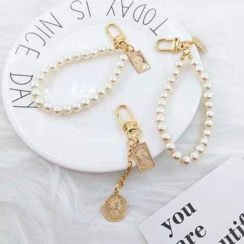 New High Quality Retro Keychain Beauty Head Pearl Chain Keychains Bag Pendant Ins Metal Jewelry Creatives Souvenir Gift Pendants