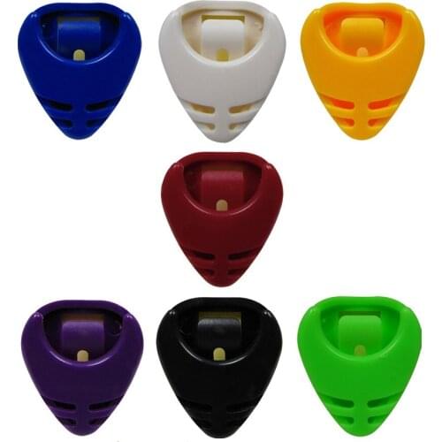NEW 1PCS Portable Guitar Picks Holder Plectrum Case Plastic Random Color