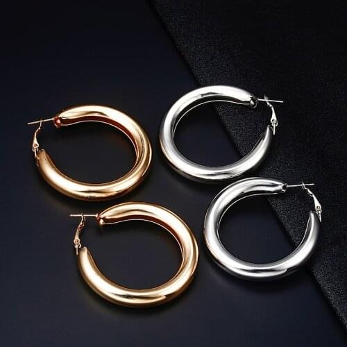 Fashion Distortion Interweave Twist Metal Circle Geometric Round Hoop Earrings For Women Accessories Retro Party Jewelry
