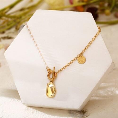Exaggerated Asymmetrical Pearl Metal Chain Irregular Alloy Pendant Necklace for Women Men Girls Teens Necklaces 2021 New Trend