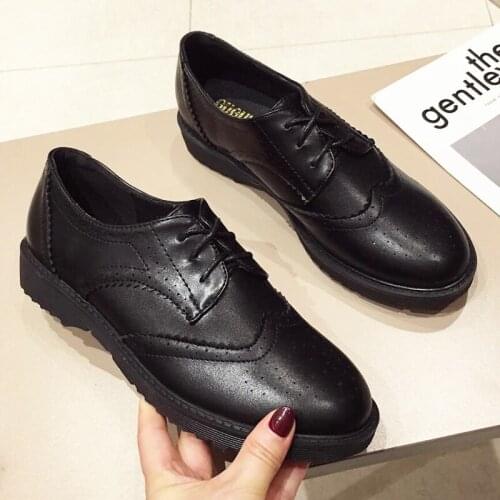 2020 Preppy Girls Carving Bullock Shoes Ladies Lace-Up Oxford Shoes Woman Low Heel Platform Flats Muffins Leather Loafers Spring