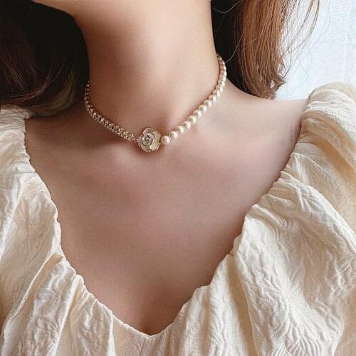 Classic Luxury Imitation Pearl Rhinestone Flower Choker Necklace Wedding Party Fashion Charms Necklace for Women Jewelry