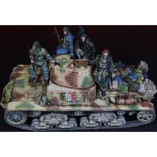 1/35 Resin Figure Model kits 4 figures(NO TANK) Unassambled Unpainted C714