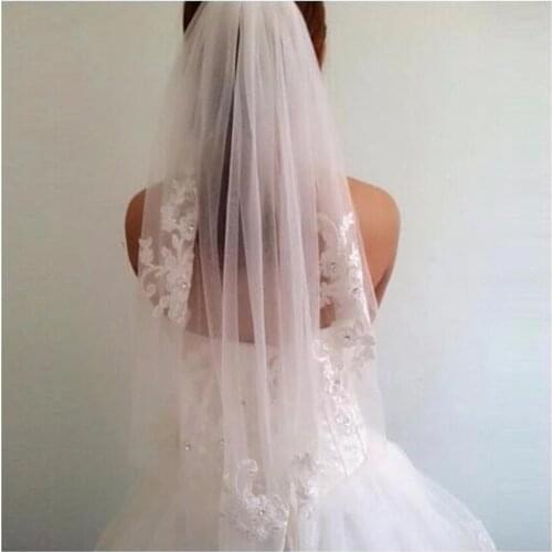 White Ivory In Stock Short One Layer Fingertip Length Rhinestone Appliqued Wedding Veil Bridal Veils With Comb