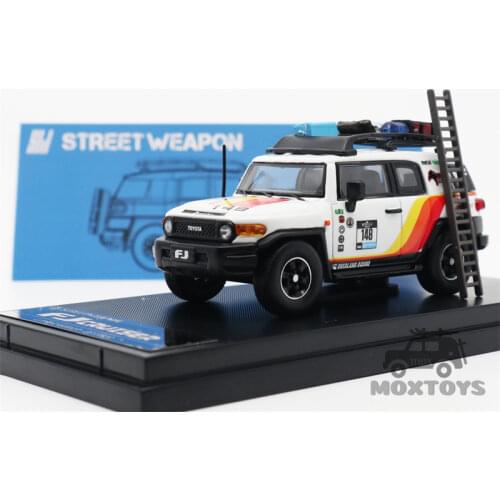 Street Weapon 1:64 TOYOTA FJ Cruiser White w/Accessories Diecast Model Car