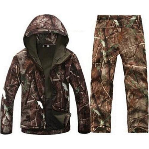 Outdoor Camouflage Hunting Sets Men Waterproof Softshell Military Jackets + Fleece warm Pants Outdoor Hiking Suits Jackets Pants