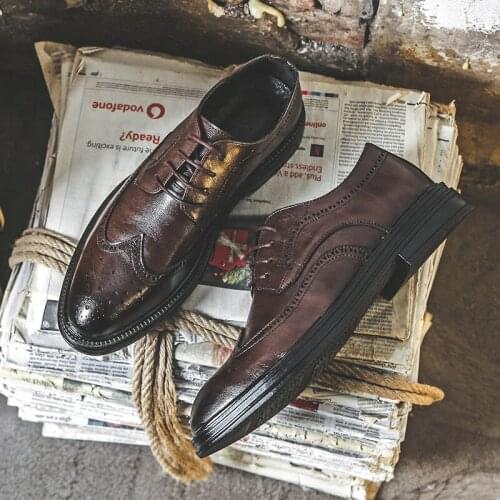 Yomior Summer Autumn Casual Men Shoes Vintage British Formal Dress Leather Shoes Business Wedding Loafers Brogue Oxfords