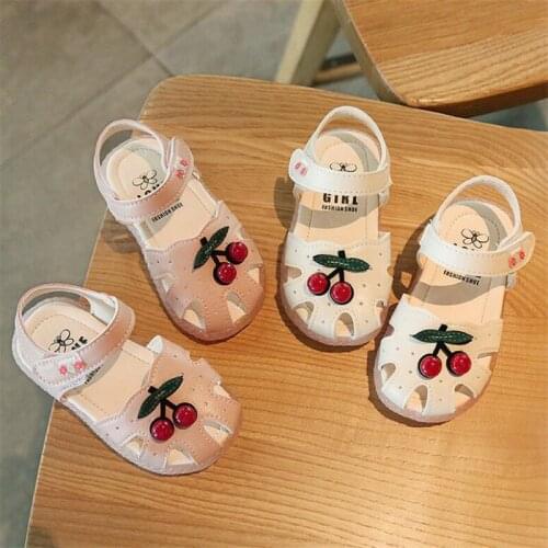 Girls' sandals 2021 summer new fashion cute Baotou anti kick princess shoes childrens soft soled beach shoes walking shoes