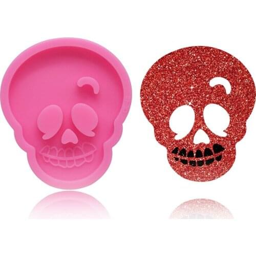 DIY Handmade Silicone Mirror Epoxy Halloween Skull Keychain Pendant Jewelry Necklace Pendant Material Accessories 6*7cm