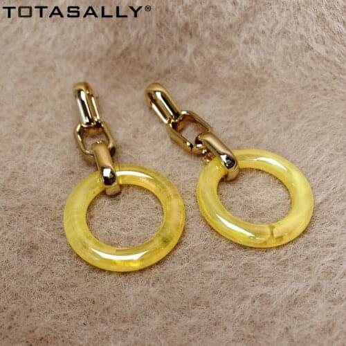 TOTASALLY 2020 Trendy Womens Geometric Earrings Fashion Chic Earrings Alloy Curb Chain Acrylic Circle Drop Earring dropship