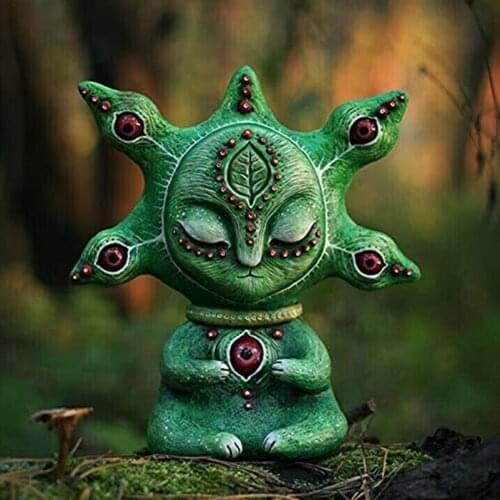 Cartoon Alien Space Forester Resin Statue Creative Bonsai Decoration Craftwork for Desk Outdoor Garden Ornament Sculpture Decor