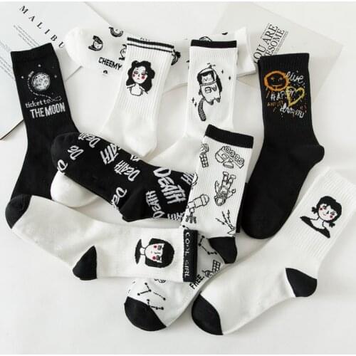 2020 New Autumn Black and White Sports Women Socks Cotton Cute Winter Socks Women Kawaii