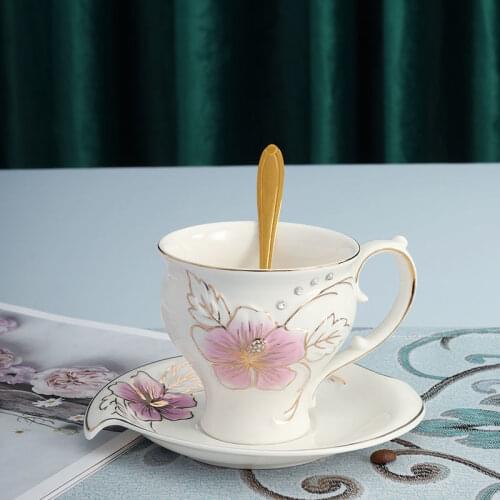 Bone china Coffee Cups &Saucer Set Exquisite Gold Rim Tea Water Cups Beautiful Flower Teacup Ceramic Kitchen Accessories