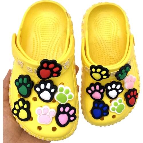 100PCS Wholesale Mix Animal Cartoon Accessories Cute Dog Paw Print Icon Shoes Charms For Kids Party Gifts Wristband Decoration