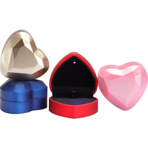 Exquisite Heart Shape LED Light Ring Holder Box Proposal Wedding Band Display Storage Jewelry Box Ring Box Jewelry Carrying Case