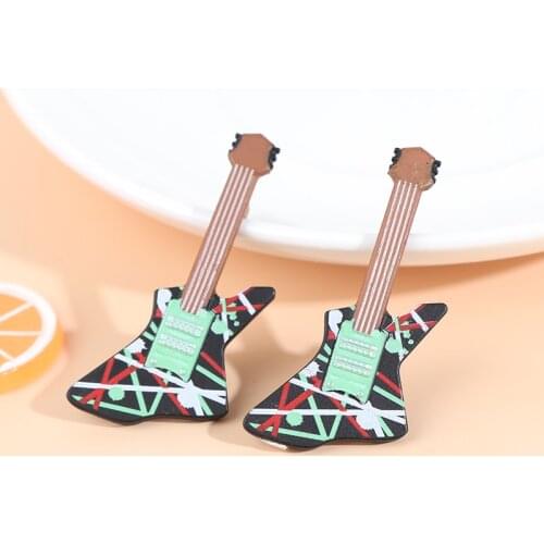 2Pcs Mini Guitar 1:12 Dollhouse Miniature Musical Instrument Guitar Doll Decor