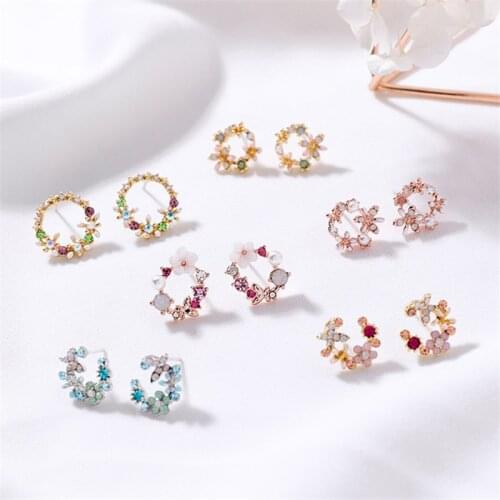 New Tiny Cute Shiny Multicolor Rhinestone Flower Stud Earrings for Women Sweet Fashion Wreath Ear Jewelry Gift Brincos