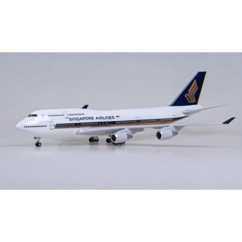 1/150 Scale Diecast Resin Plane 47cm Airplane Model Toys B747 AIR Singapore Airways Aircraft Model with Light and Wheel for Gift