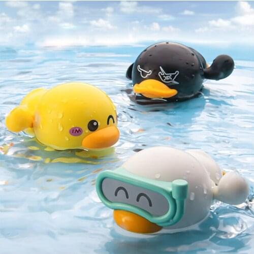 Duck Clockwork Wind up Swimming Toy, Diving Pirate Clockwork Cute Duck for Toddlers Babies Playing In The Water