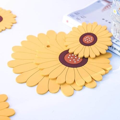 Cute Flower Heat Resistant Silicone Mat Drink Cup Coasters Non-slip Pot Holder Table Placemat Kitchen Accessories Onderzetters