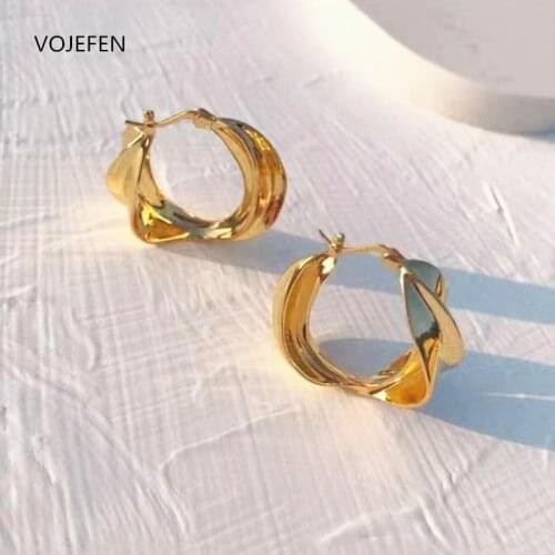 VOJEFEN 18K Yellow Gold High Polished Oval Hoop Earrings Chunky Twisted Gold Hoops Earrings for Women Girls Vintage Earings