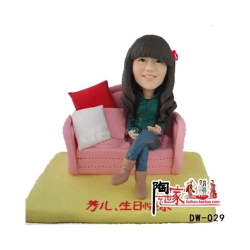 2019 No Brinquedos Hot Sale Real Anime Minions wedding Toys Wedding Gift Birthday Bride And Groom Unique Cake Topper Present