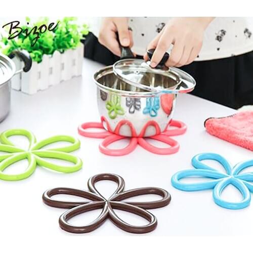 4PCS plum shape tablecloth coaster silicone pad placemat coffee table kitchen accessories cooking tools