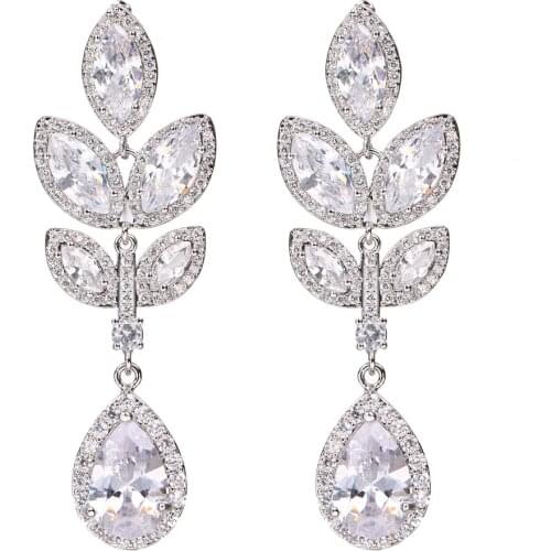 Bettyue Cute Female Earing Delicate Leaves Modelling Full Of High Quality Tiny Cubic Zircon Lovely Charming Jewelry In Party