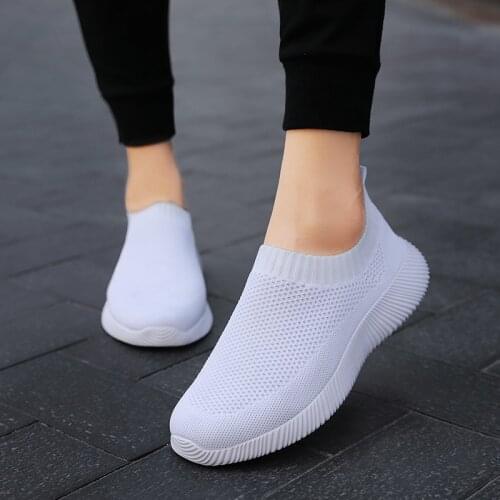 Ladies Casual Running Shoes Woman Breathable Mesh Sneakers Women Plus Size 43 Slip on Platform Soft Knit Sock Shoes Flats