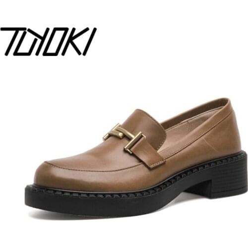 Tuyoki Real Leather Women Falts Round Toe Metal Decoration Slip On Vintage Shoes Fashion Solid Color Footwear Size 34-40