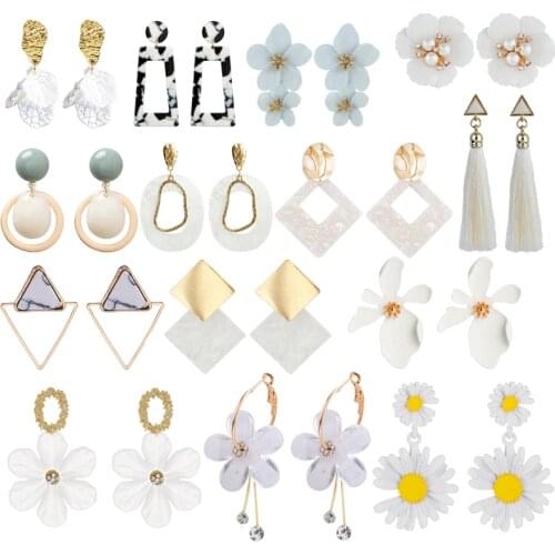 2021 New Geometric White Acrylic Drop Earrings for Women Korean Sweet Flower Statement Resin Shell Dangle Earrings Party Jewelry