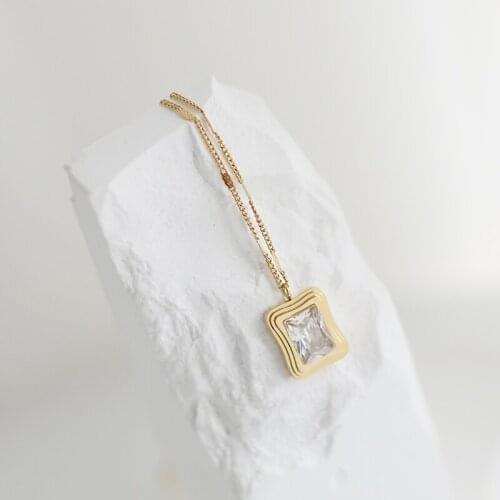 Amaiyllis 18K Gold Minimalist White Crystal Clavicle Chain Necklace Pendant Roman Stacked Cube Necklace For Female Jewelry