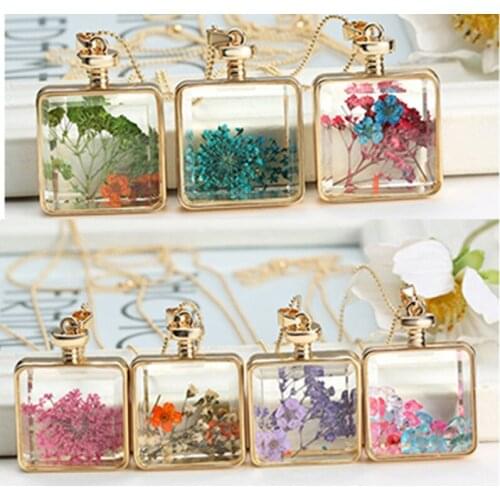 Handmade Natural Real Dried Flower Lucky Four Leaf Clover Resin Round Glass 35MM Locket Pendant Necklace For Women Jewelry
