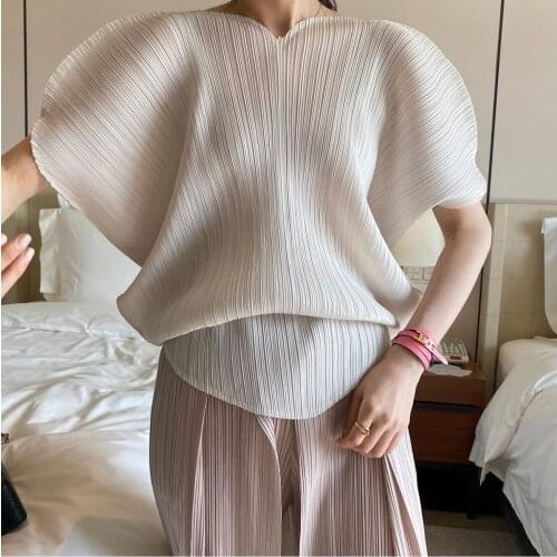 Summer 2021 V-neck T-shirt Loose heart-shaped Pleated Top Korean Fashion Aesthetic Clothes In Two Colors