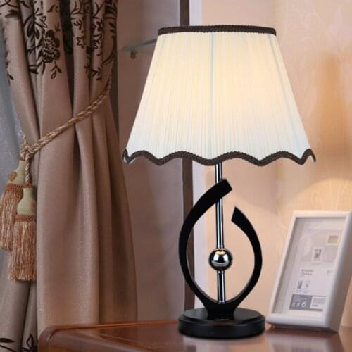 Table lamp led modern simple bedroom bedside study creative led lamp fashion warm solid wood room lamps table light CL MZ120