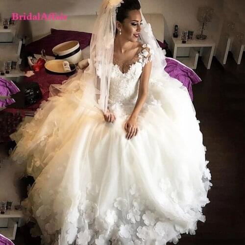 Satin White Ball Gown Wedding Gowns 3D Flower Beaded Appliques for Wedding Dresses Zipper Back Elegant Tulle Bridal Dress