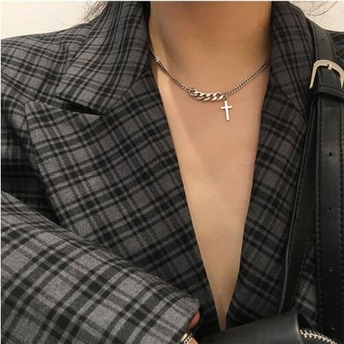 1PcsNew fashion ins wind retro short cross sweater chain female simple niche light luxury necklace temperament all-match jewelry