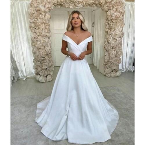 Elegant Off Shoulder Wedding Dresses Satin Buttons Back A Line Arabic Simple Bridal Gowns Sweep Train Customize Wedding Dress