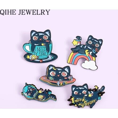 Space Cat Enamel Pins Anime Cat Planet Astronaut Badges Rainbow Animal Brooches Lapel Pin Jewelry Gift for Friends Wholesale