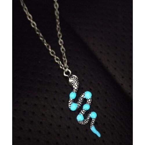 New Arrivals Necklace Cute Snake Nagini Slytherin Pendant Necklaces Jewelry Fashion Cosplay Gifts for Friends Luminous Trinket