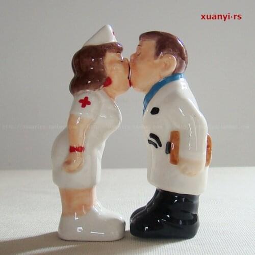 2pcs Ceramic Decoration Kissing Groom Bride box Wedding Gift Seasoning Bottle Wedding Ceremony Salt Pepper Cumin Powder Box Tool