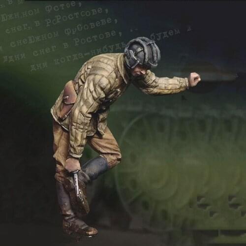 Unassambled 1/35 modern man stand Resin figure miniature model kits Unpainted