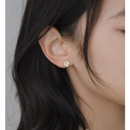 High Quality Romantic Gifts Silver Color Cherry Blossom Flower Copper Stud Earrings For Women Simple and Popular Earring Jewelry