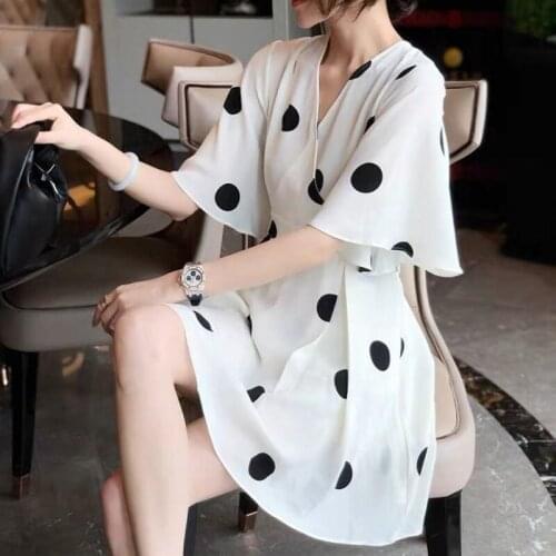 2021 Summer Womens Elegant Polka Dot Printed V-neck Batwing Half Sleeve Belt Tunic Tunic Slim Dress and Shorts Two-piece Set